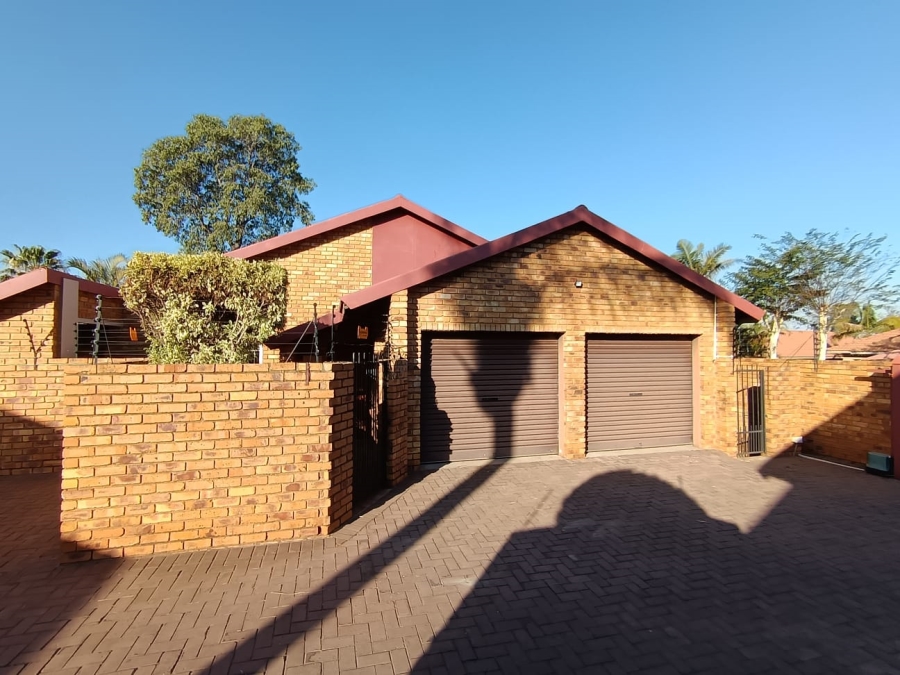 3 Bedroom Property for Sale in Safari Gardens North West